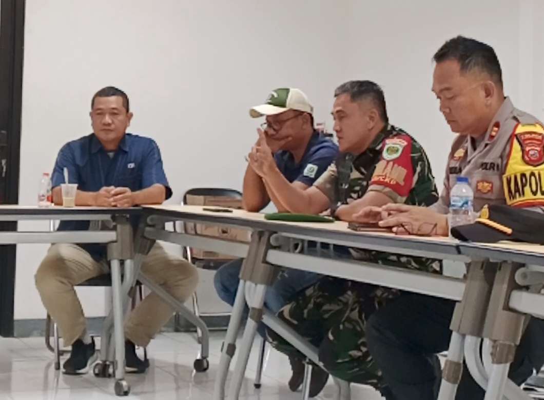 Tegas dan Humanis! Kolaborasi TNI-Polri Berhasil Kawal Aspirasi Karang Taruna Jomin Barat di PT Chang Shin