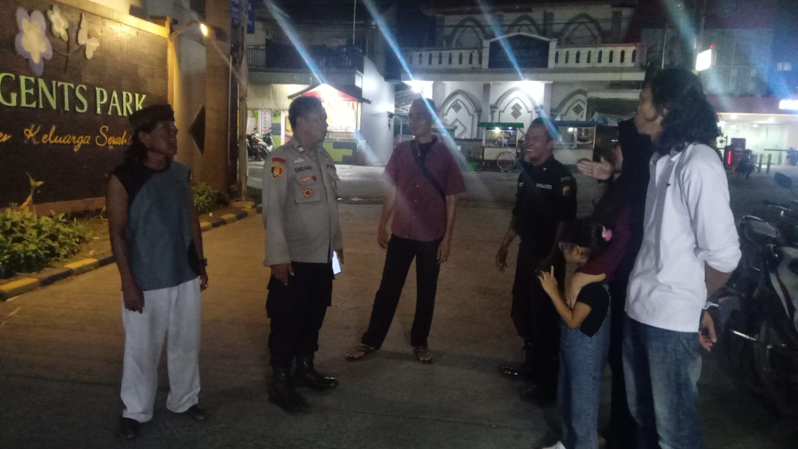 Bhabinkamtibmas Polsek Klari Beri Imbauan Kamtibmas ke Warga Cibalongsari