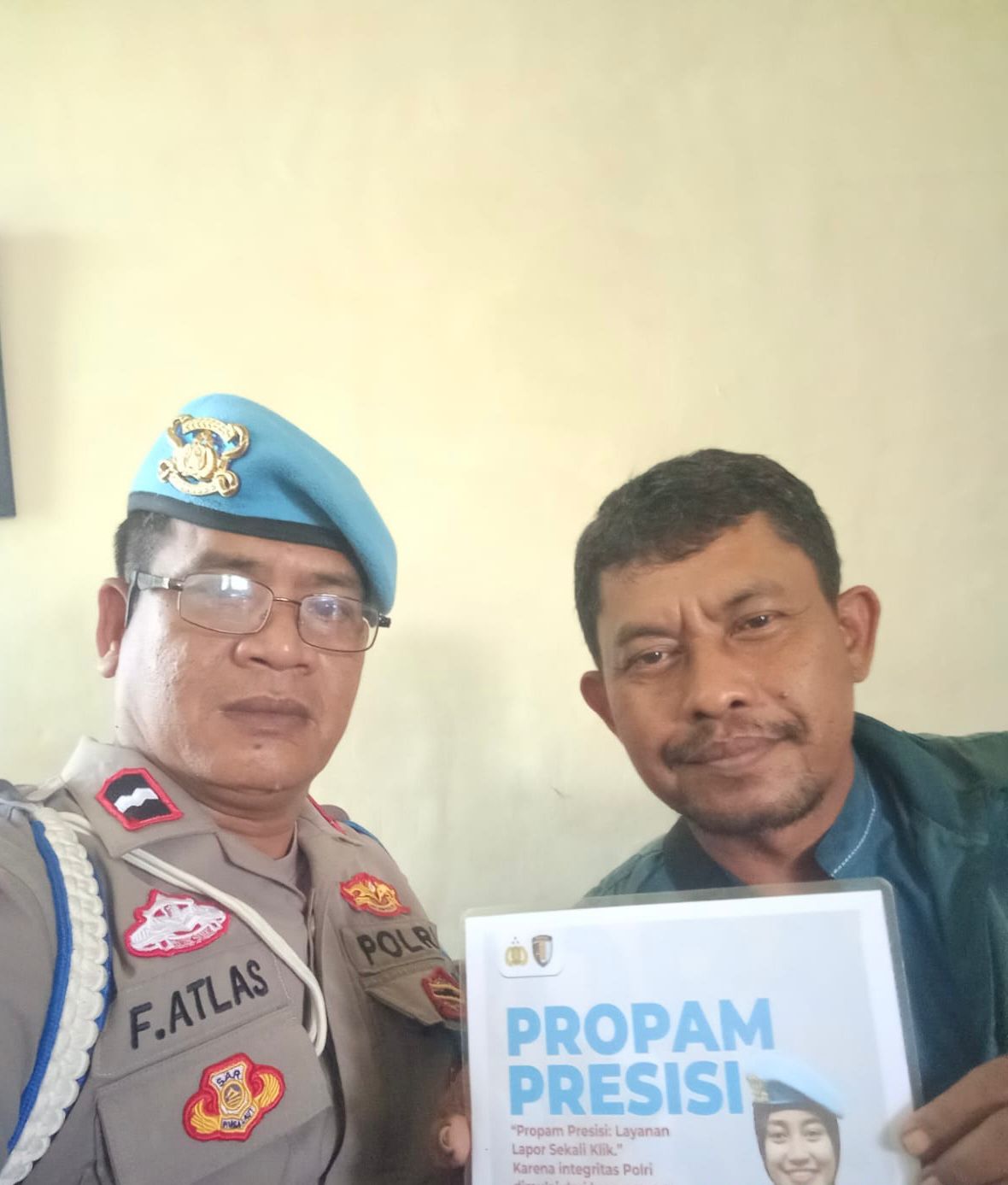 Polsek Banyusari Melaksanakan Sosialisasi QR Barcode ke Masyarakat Pengaduan Divisi Propam Polri Bidpropam Polda Jabar