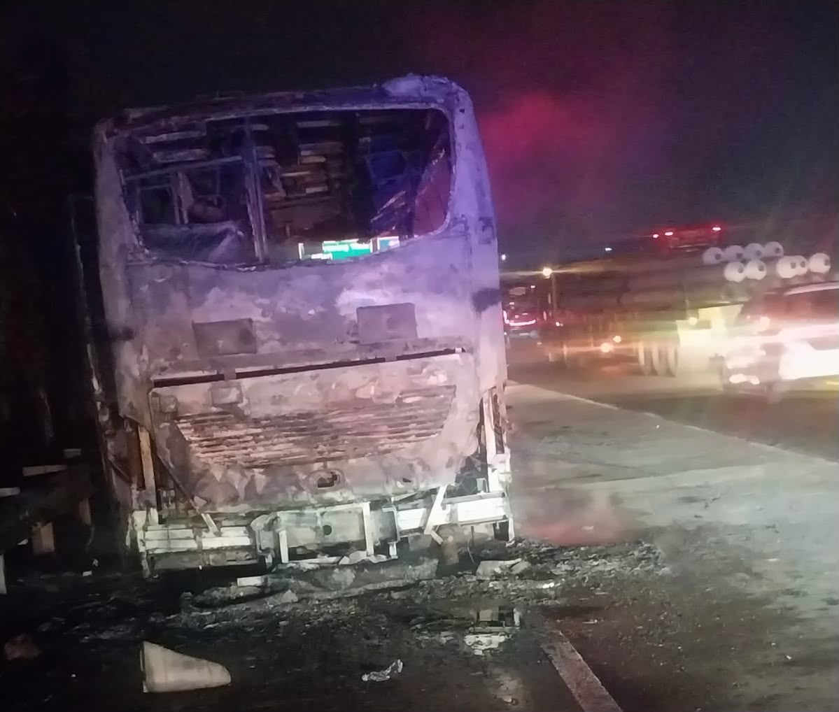 Microbus Terbakar di Tol Jakarta-Cikampek KM 55, Polres Karawang Pastikan Tidak Ada Korban Jiwa