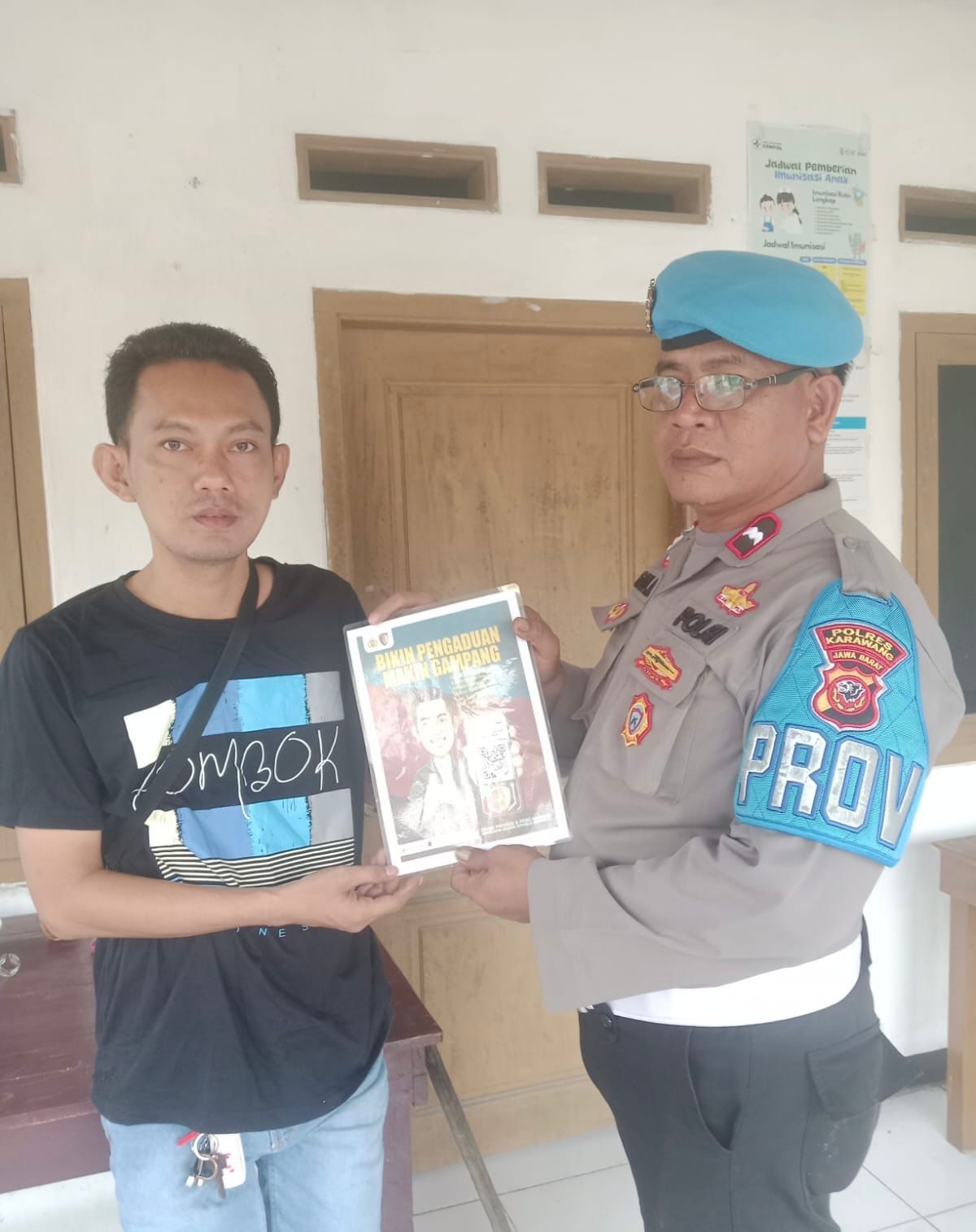 Polsek Banyusari Melaksanakan Sosialisasi QR Barcode ke Masyarakat Pengaduan Divisi Propam Polri Bidpropam Polda Jabar