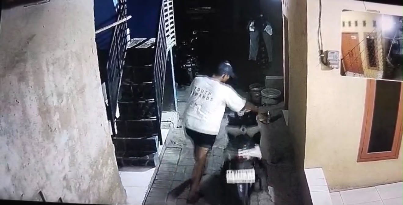 Tak Berkutik Saat Digerebek, Mahasiswa Pelaku Curanmor Diamankan Bersama Barang Bukti di Kamar Kos