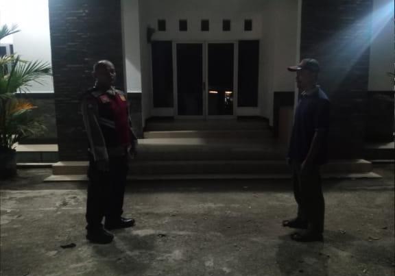 Bhabinkamtibmas Polsek Telagasari Sigap Jaga Kondusifitas Malam Bersama Warga Binaan