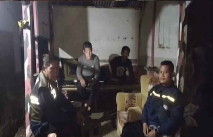 Kapolsek Banyusari Ikut Serta Dalam Giat Ronda Bersama Warga
