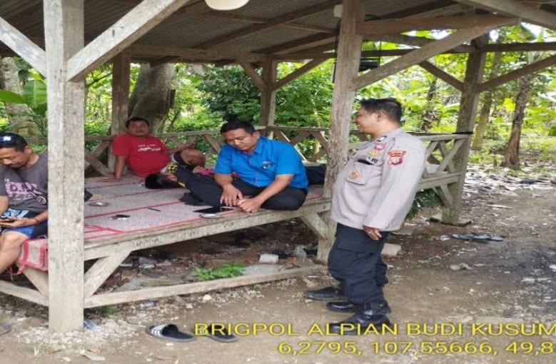 Kanit Sabhara Polsek Banyusari Melaksanakan Sosialisasikan Bahaya TPPO