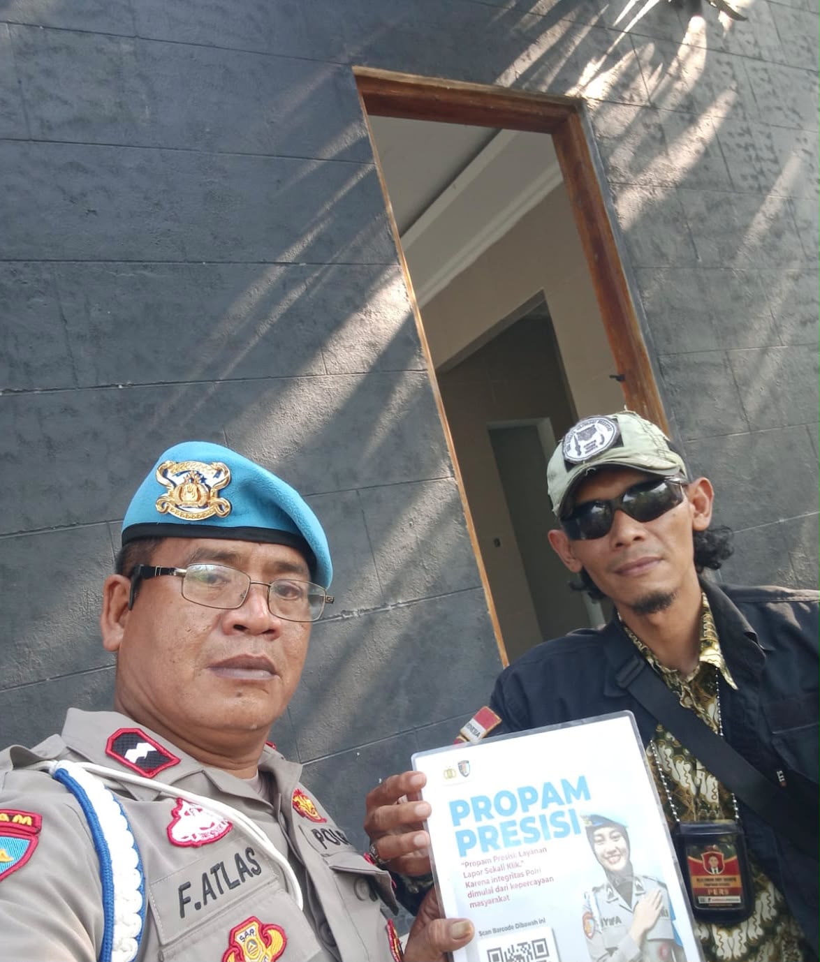 Polsek Banyusari Melaksanakan Sosialisasi QR Barcode ke Masyarakat Pengaduan Divisi Propam Polri Bidpropam Polda Jabar