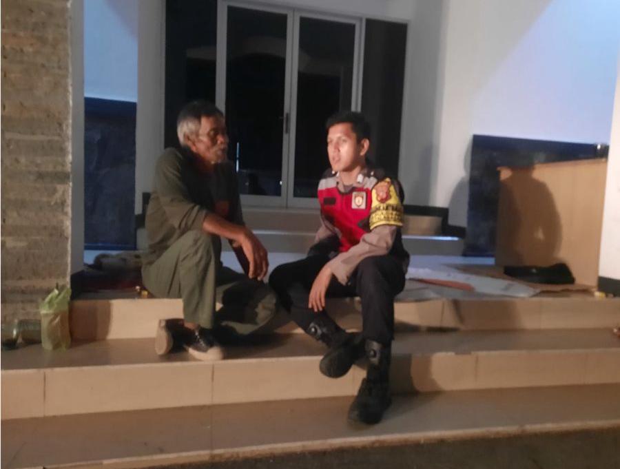 Bhabinkamtibmas Polsek Telagasari Gencar Lakukan Siskamling Bersama Warga Untuk Antisipasi Gukamtibmas
