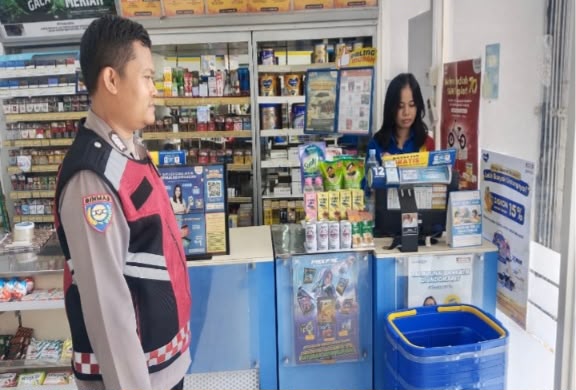 Giat Patroli Perekat Supermarket Indomaret Gempol Guna Antisipasi Kejahatan