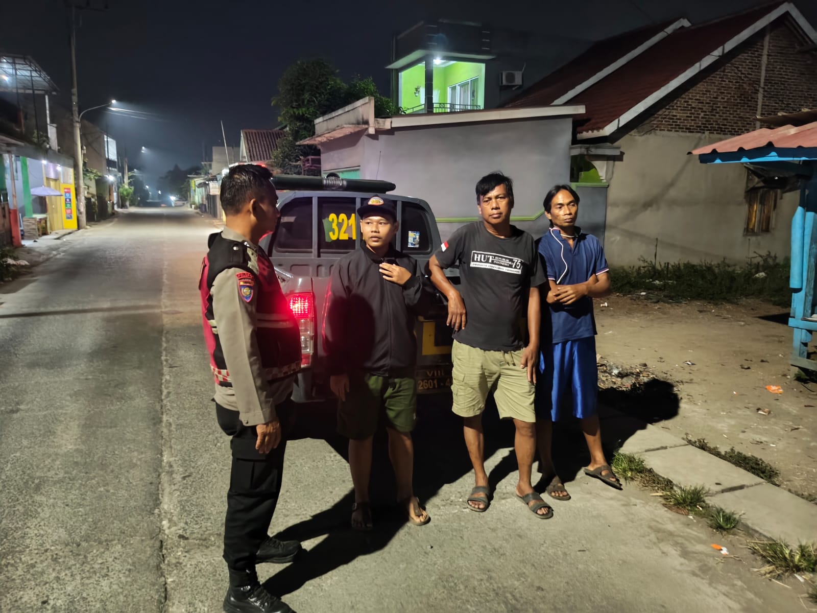 Personel Samapta Polsek Klari Laksanakan Patroli Malam Sasaran Desa Gintungkerta ‎