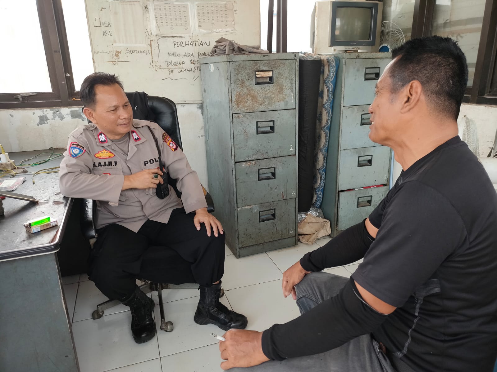 Bhabinkamtibmas Polsek Telagasari Gelar Penyuluhan Cegah Kenakalan Remaja di Desa Binaan