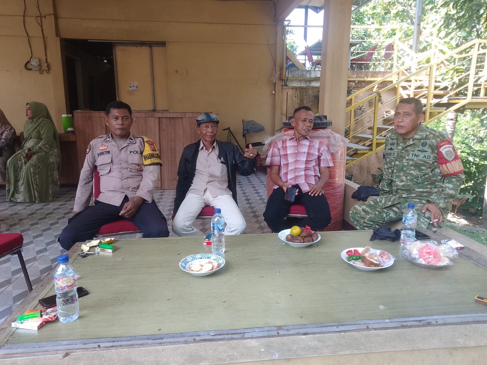 Sinergi Tiga Pilar, TNI-POLRI dan Tokoh Masyarakat Desa Karanganyar Perkuat Kamtibmas
