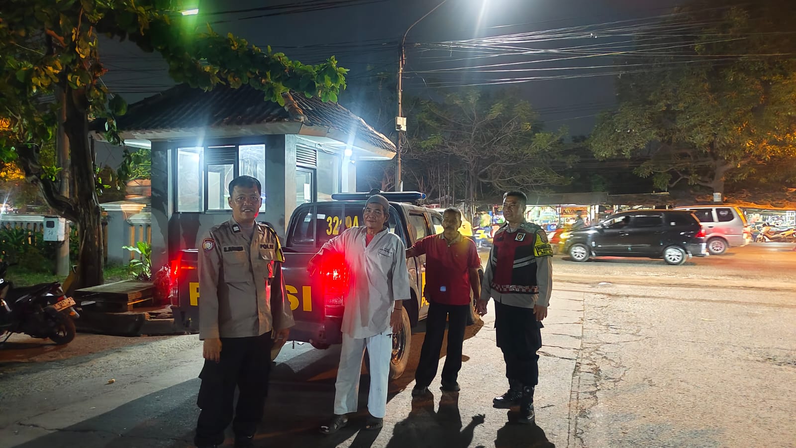 Polsek Klari Patroli Blue Light Malam, Sasaran Terminal Klari, Antisipasi Gangguan Kamtibmas