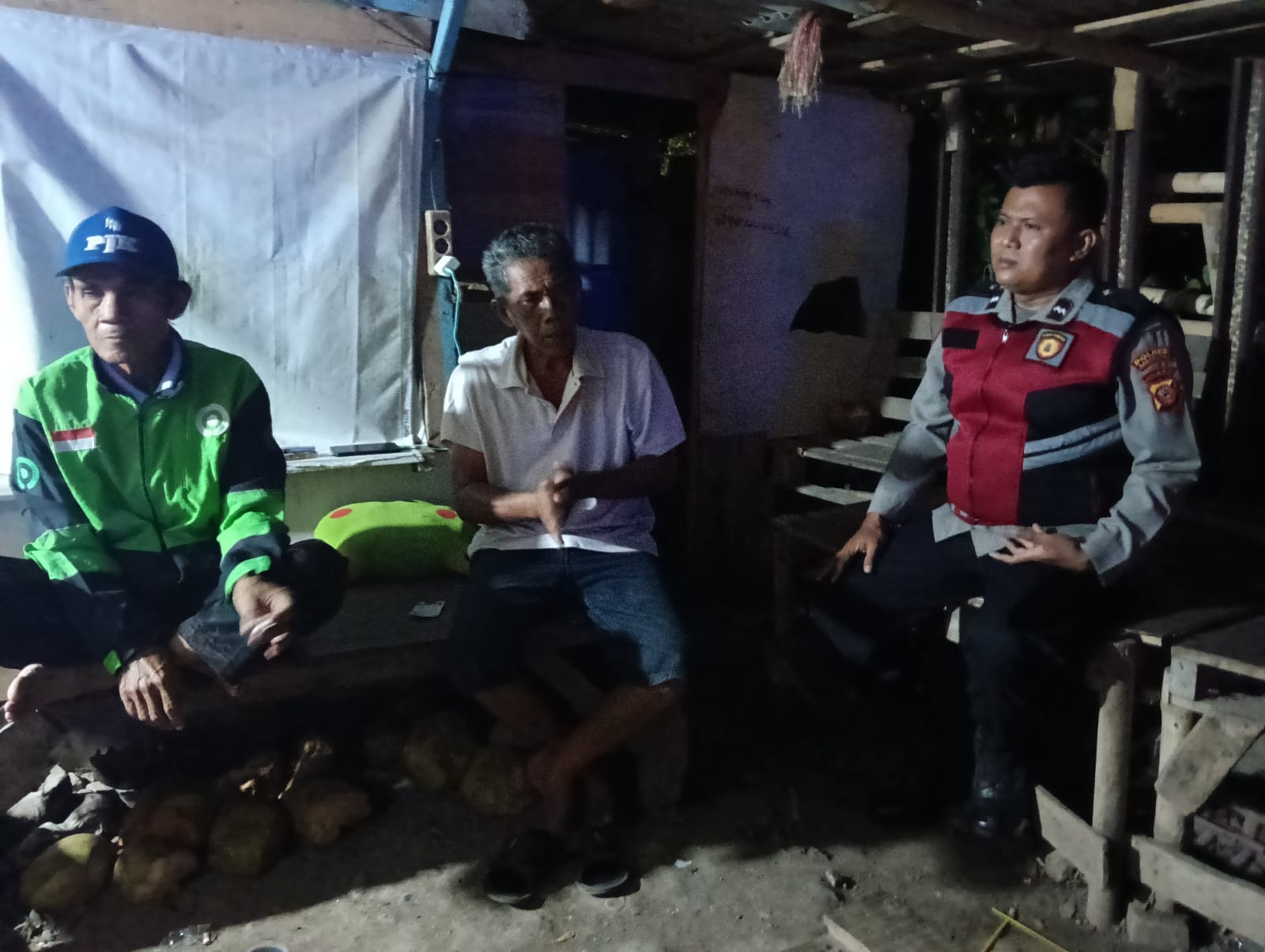 Bhabinkamtibmas Polsek Telagasari Laksanakan Siskamling, Antisipasi Gukamtibmas Bersama Warga Binaan