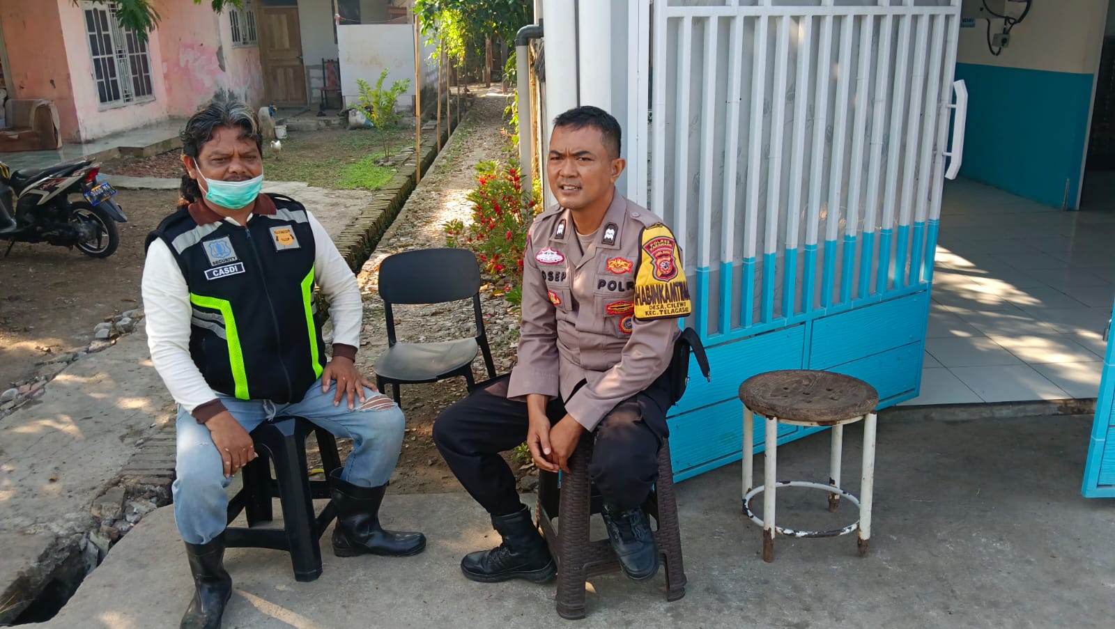 Bhabinkamtibmas Polsek Telagasari Sebar Pesan Kamtibmas Kepada Masyarakat Binaan