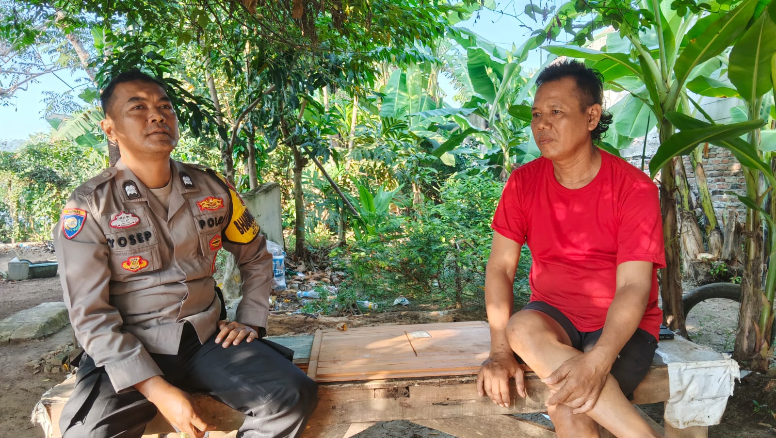 Bhabinkamtibmas Polsek Telagasari Sambangi Warga dan Himbau Warga Waspada TPPO