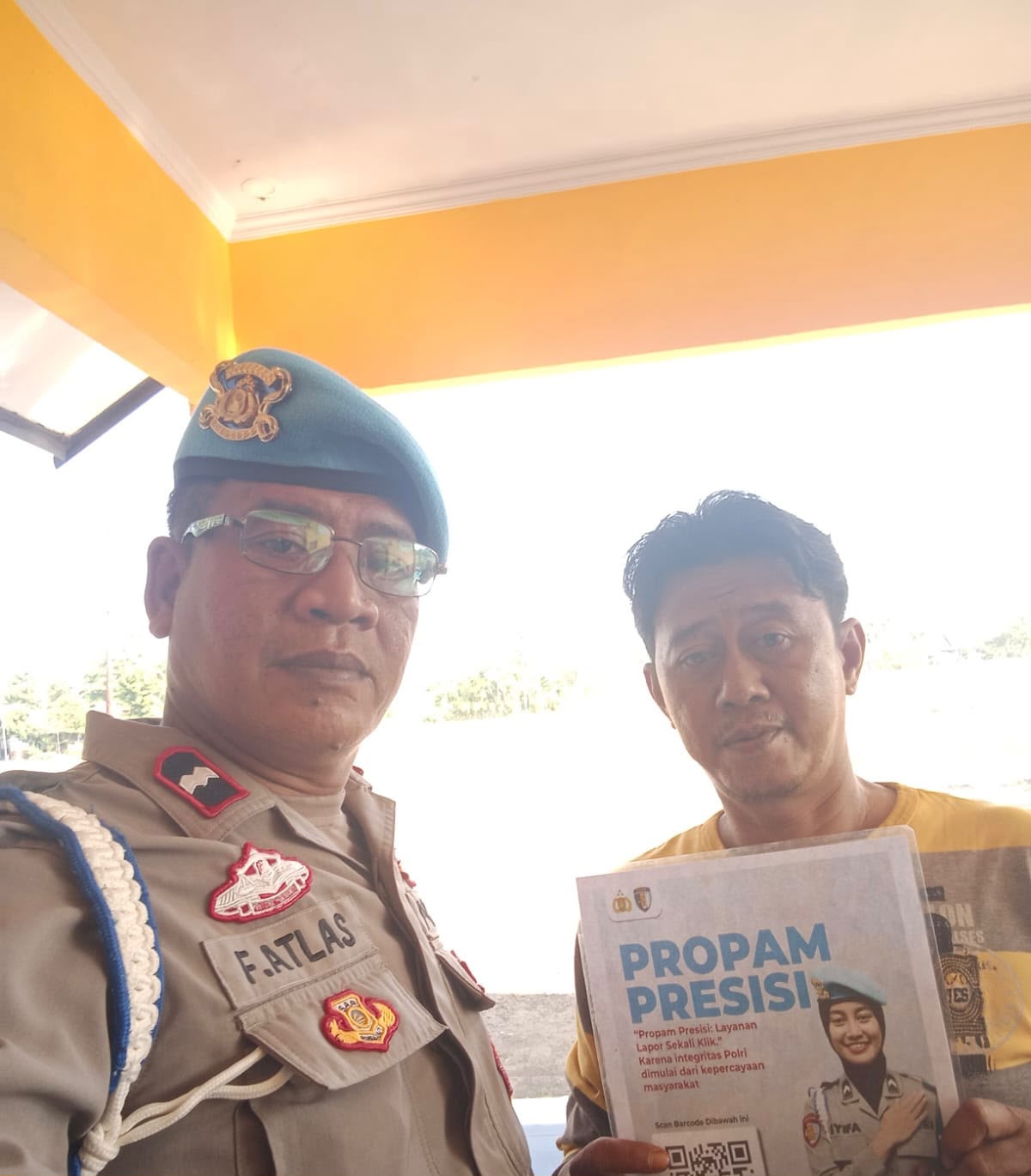 Polsek Banyusari Melaksanakan Sosialisasi QR Barcode ke Masyarakat Pengaduan Divisi Propam Polri Bidpropam Polda Jabar