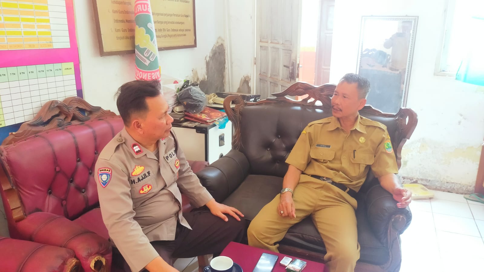 Bhabinkamtibmas Polsek Telagasari Beri Himbauan Masyarakat Binaan Untuk Waspada Potensi Kenakalan Remaja