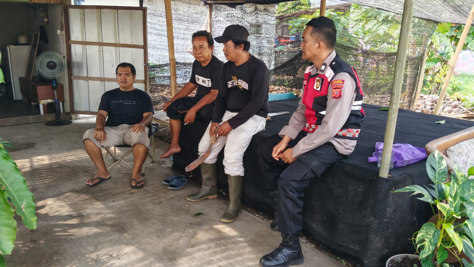 Bhabinkamtibmas Polsek Telagasari Sambangi Warga Binaan dan Sampaikan Himbauan Kamtibmas