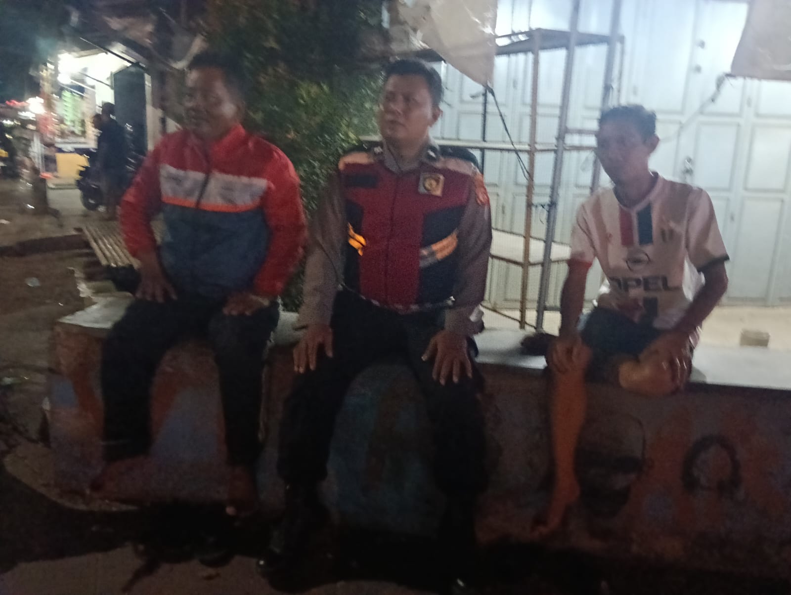 Bhabinkamtibmas Polsek Telagasari Beri Penyuluhan Terkait Pencegahan Kenakalan Remaja Kepada Masyarakat Binaan