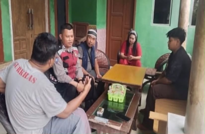 Polsek Banyusari Gelar Jumat Curhat Guna Dengarkan Keluhan Warga