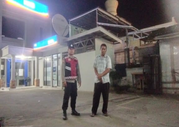Kunjungi Bank BRI Gempol Patroli Prekat Polsek Banyusari di Malam Hari