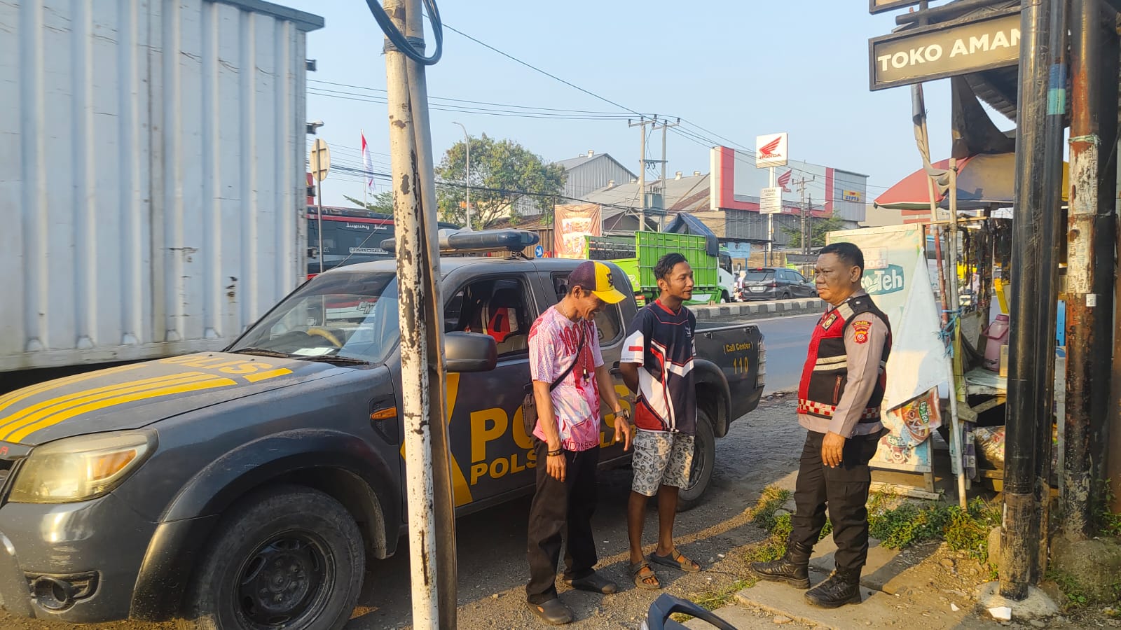 Personel Samapta Polsek Klari Laksanakan Patroli Sasaran Wilayah Desa Duren