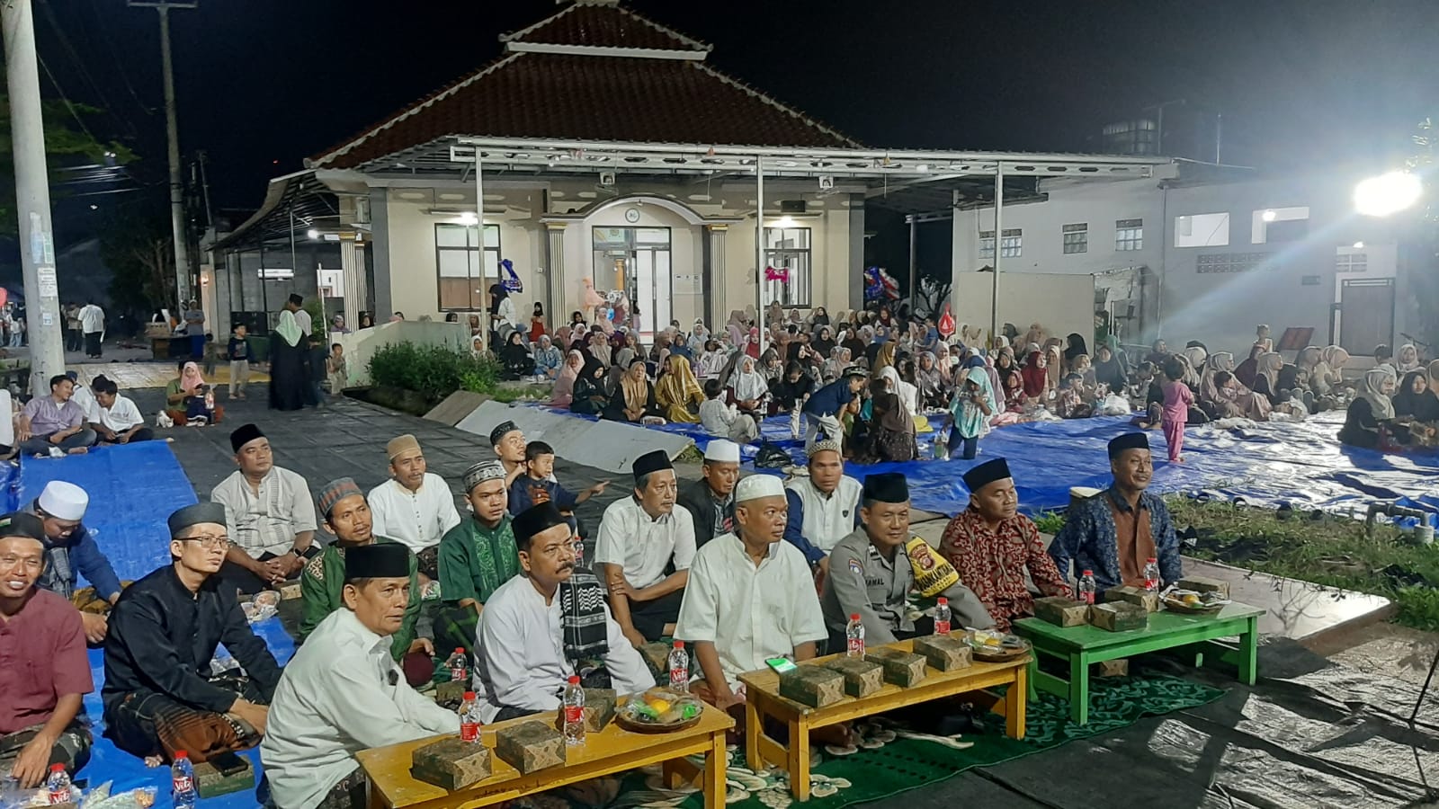 Bhabinkamtibmas Desa Klari Hadiri Acara Muharram 1448 H di Masjid Jami Al Hikmah Perum Grand Samara