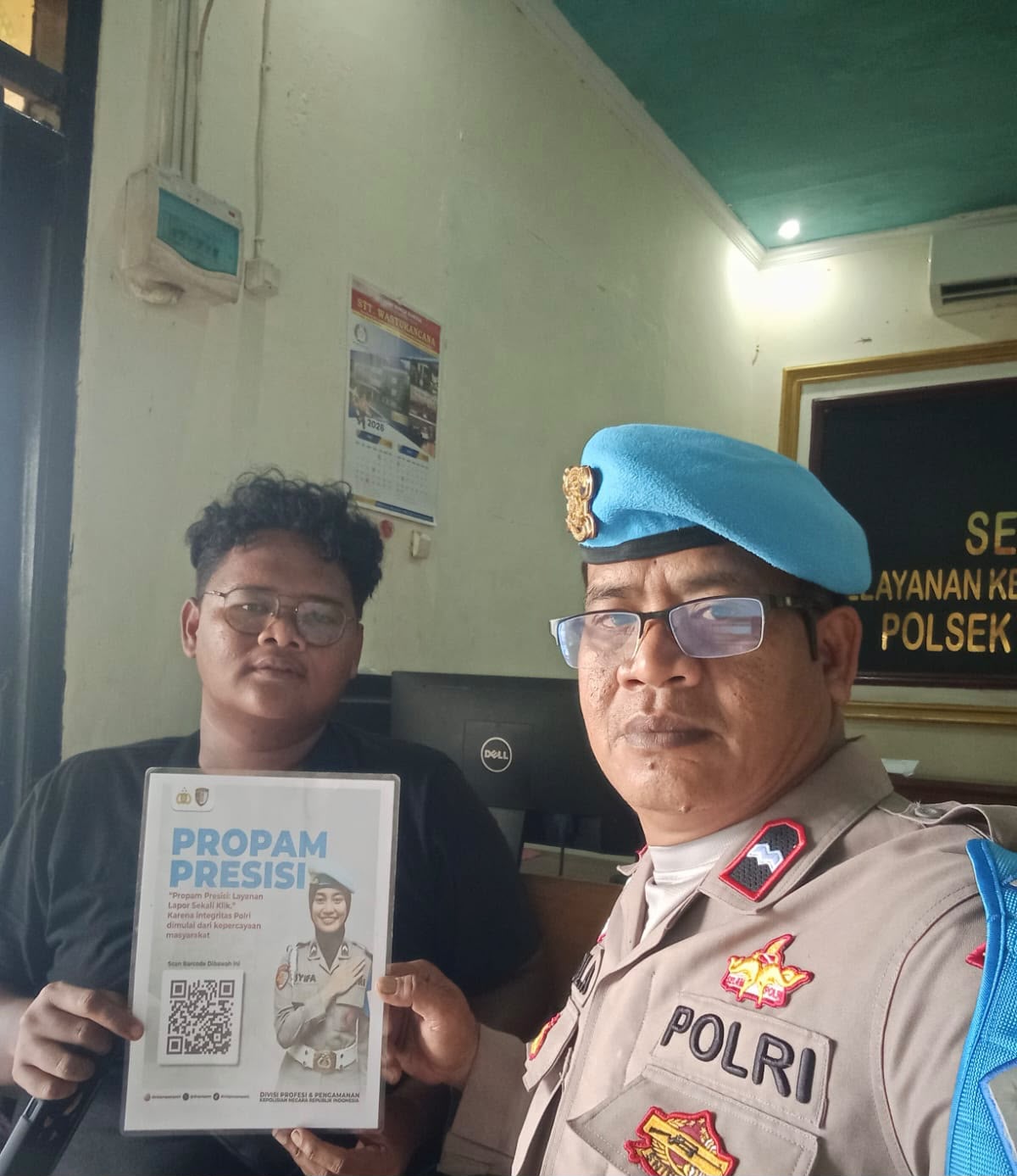 Polsek Banyusari Melaksanakan Sosialisasi QR Barcode ke Masyarakat Pengaduan Divisi Propam Polri Bidpropam Polda Jabar