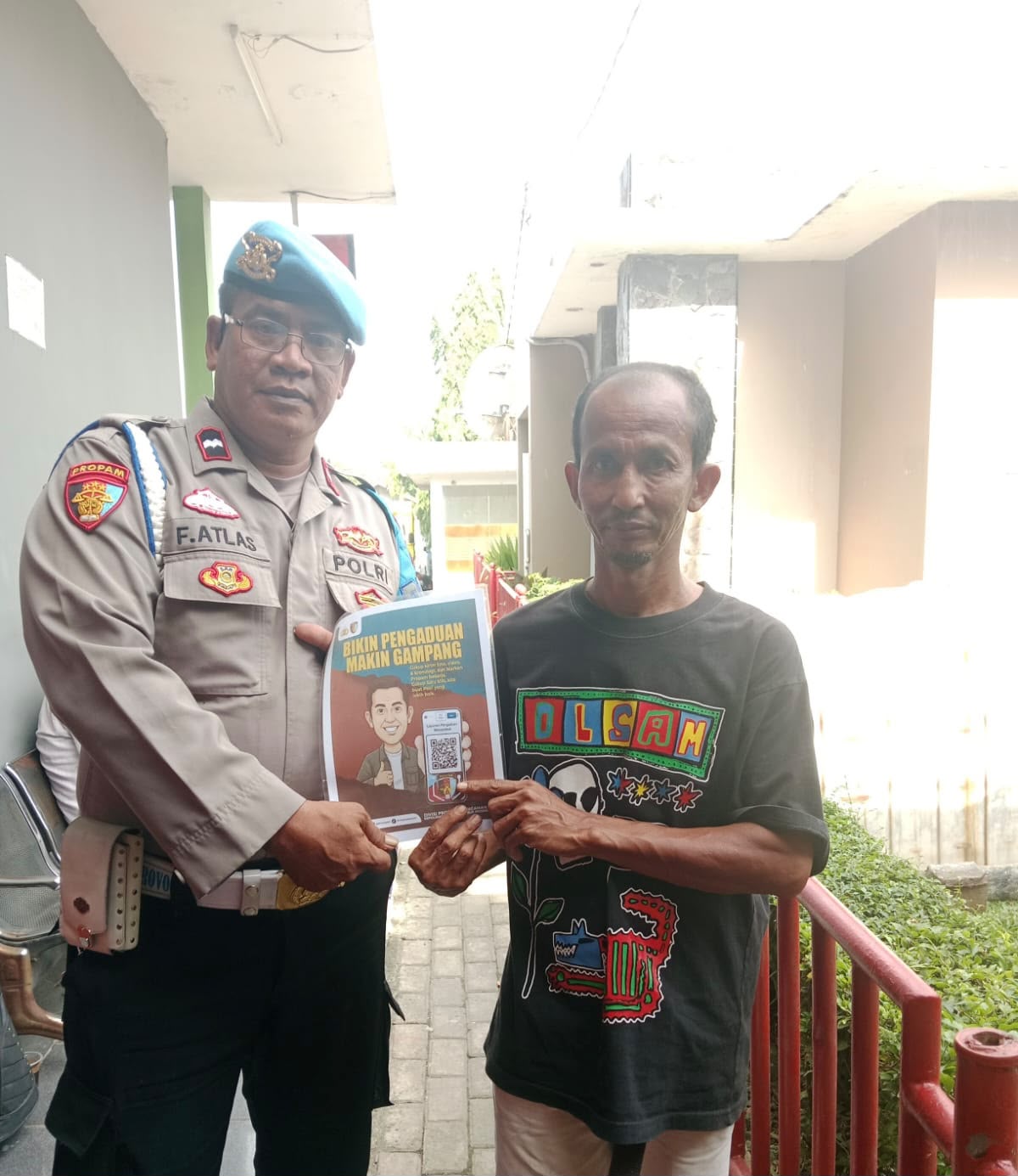 Polsek Banyusari Melaksanakan Sosialisasi QR Barcode ke Masyarakat Pengaduan Divisi Propam Polri Bidpropam Polda Jabar