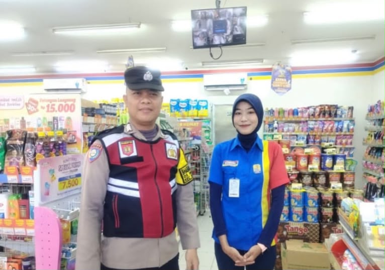 Giat Patroli Perekat Supermarket Indomaret Gempol Guna Antisipasi Kejahatan