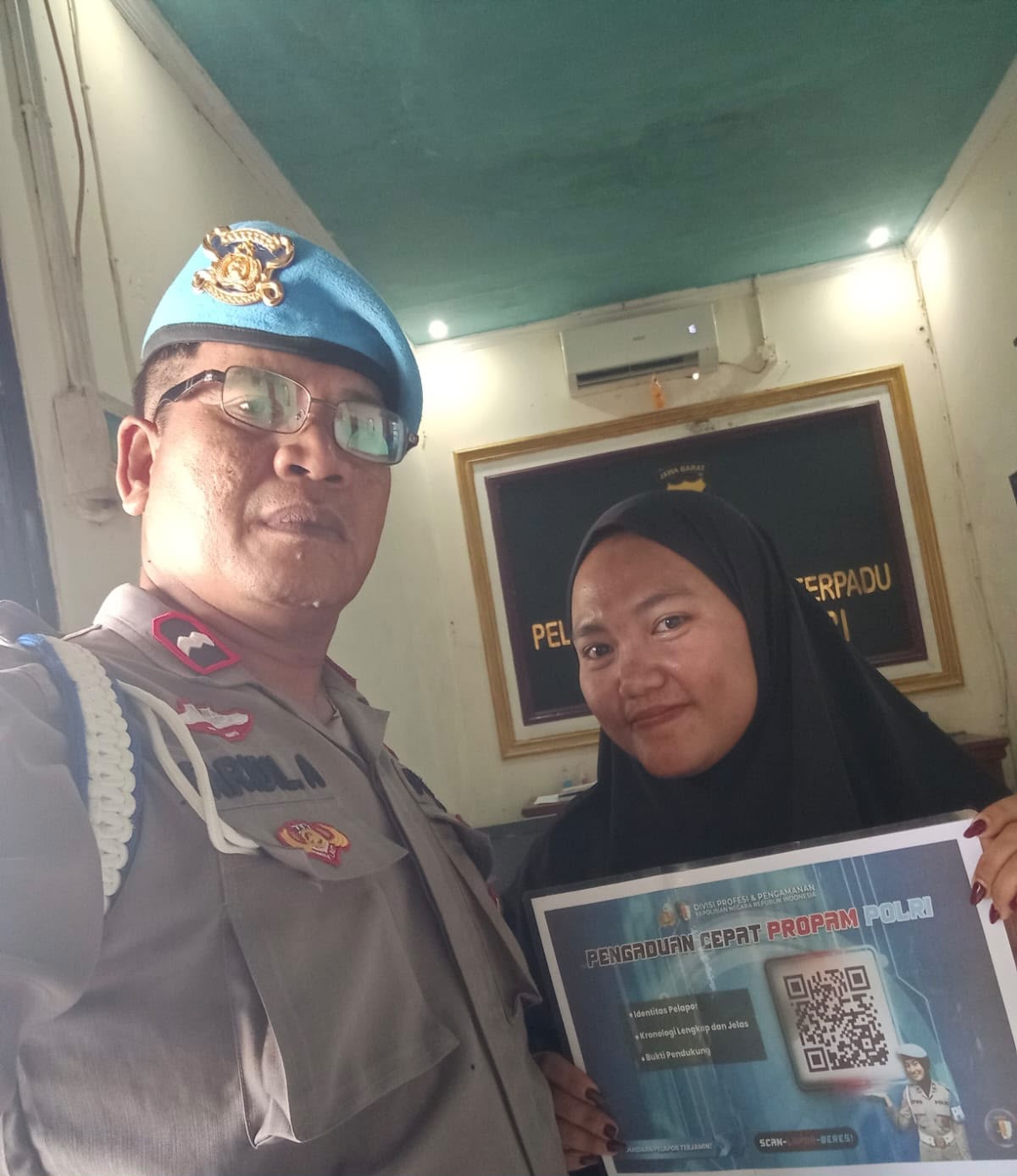 Polsek Banyusari Melaksanakan Sosialisasi QR Barcode ke Masyarakat Pengaduan Divisi Propam Polri Bidpropam Polda Jabar