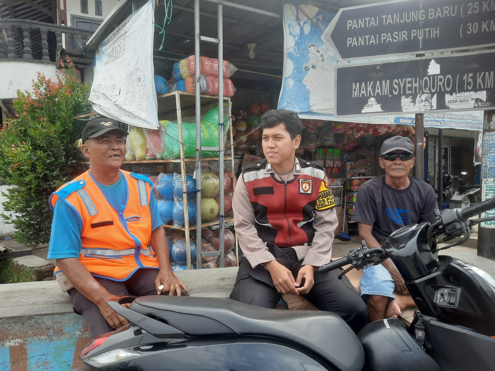 Beri Penyuluhan Kepada Masyarakat, Bhabinkamtibmas Polsek Telagasari Cegah Kenakalan Remaja