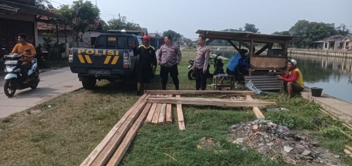Personel Polsek Jatisari Patroli Siang, Sasar Jalan Raya Irigasi