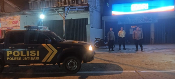 Ciptakan Situasi Bank BRI Aman dan ATM Aman, Personil Polsek Jatisari Beri Pesan Kamtibmas Ke Security