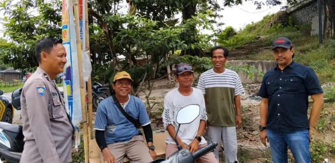Patroli Humanis Polsek Telukjambe Barat Sasar Warga untuk Jaga Kamtibmas