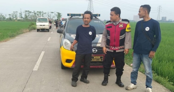 Anggota Polsek Telukjambe Barat Laksanakan Patroli Dialogis Sore Hari