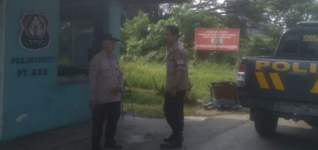 Patroli Polsek Jatisari Sampaikan Imbauan Kamtibmas Ke Security PT. ABB