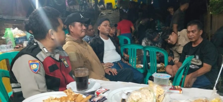 Patroli PREKAT Malam Polsek Telukjambe Barat Himbau Warga Jaga Bersama-sama Kamtibmas di Lingkungan