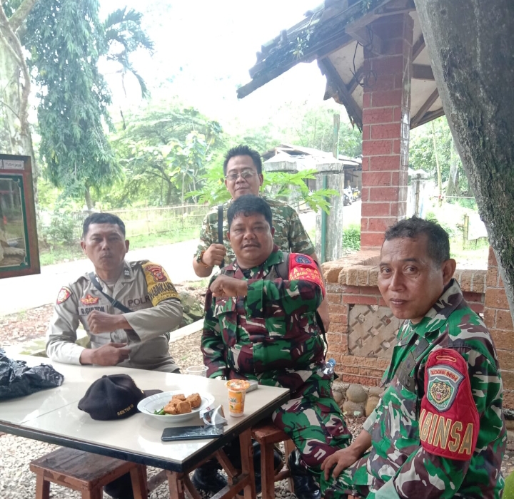 Sinergitas TNI POLRI Dalam Menjaga Kamtibmas Desa Binaan