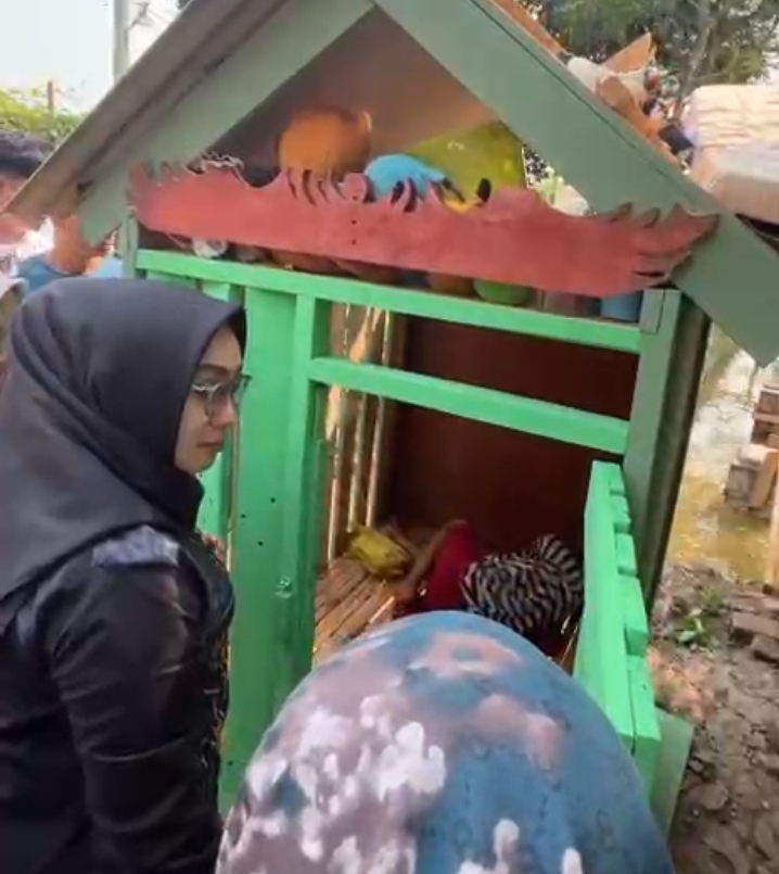 Sri Rahayu Kunjungi Cahaya Anak Disabilitas Yang Viral Di Medsos ‎