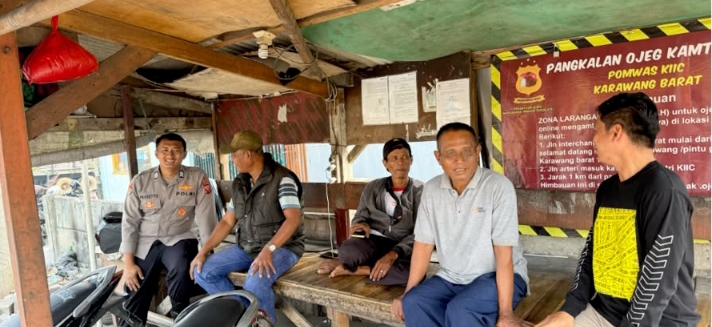 Personil Polsek Telukjambe Barat Patroli Siang, Sambangi Pangkalan Ojeg Karbar