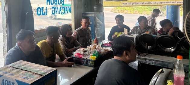 Kapolsek Telukjambe Barat Pimpin Pengamanan Nobar Pertandingan Korea Selatan vs Republik Ceko