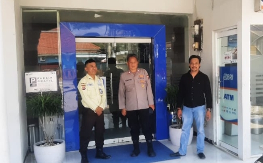 Personil Polsek Telukjambe Barat Patroli KRYD, Sasaran Bank BRI Unit Wanakerta