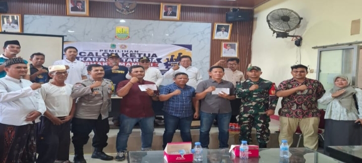 Personel Polsek Telukjambe Barat Monitoring Pengamanan Pemilihan Calon Ketua Karang Taruna Desa Karangmulya