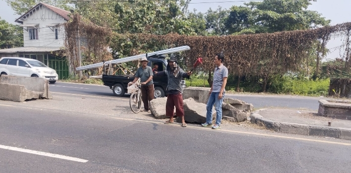 Patroli Saber Pungli dan Antisipasi Premanisme, Unit Reskrim Sambangi Juru Parkir