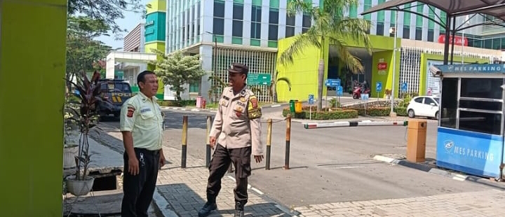 Personil Patroli Polsek Jatisari Sambangi Satpam RSUD Jatisari
