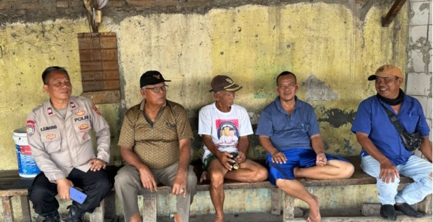 Polsek Telukjambe Barat Patroli Siang, Sambangi Pangkalan Ojeg Jati