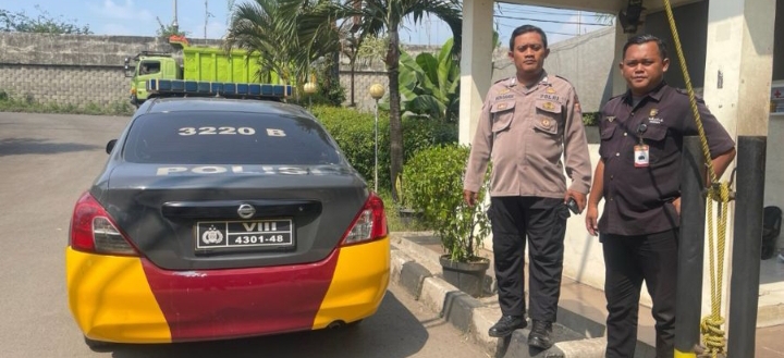 Patroli Dialogis Polsek Telukjambe Barat Sapa Warga Desa Margakaya