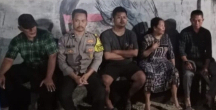 Warga Sampaikan Aspirasi Kamtibmas Ke Bhabinkamtibmas Desa Balonggandu
