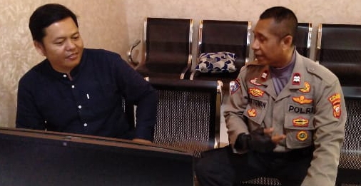 Bhabinkamtibmas Polsek Jatisari Sambangi Kades Barugbug Dalam Rangka Silaturahmi Kamtibmas ‎